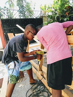 Kids securing frames